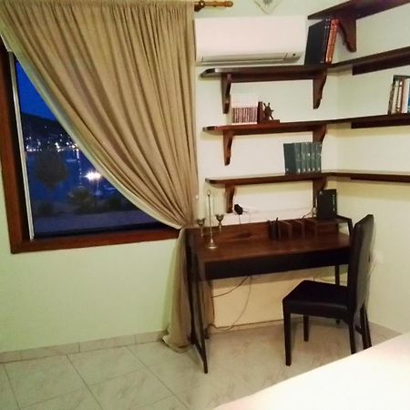 Liberty Porosview Apartement Galatás Ngoại thất bức ảnh